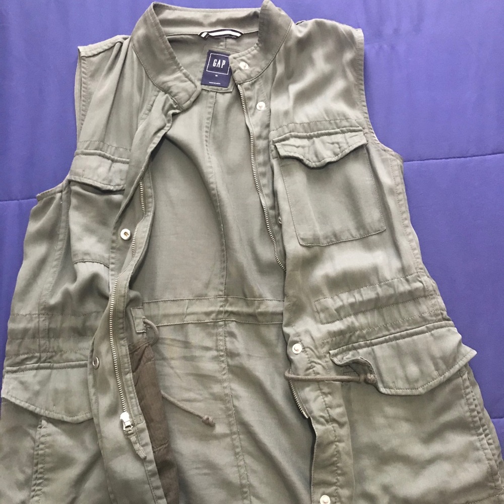 GAP Cargo Vest